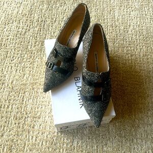 Tweed Manolo Blahnik heels